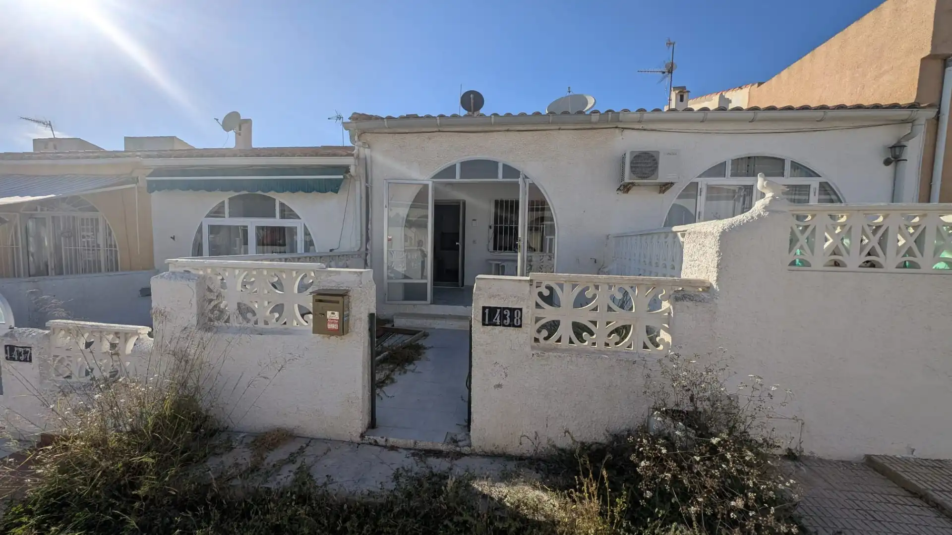 Vista exterior de Casa o chalet en venta en Torrevieja con Amueblado