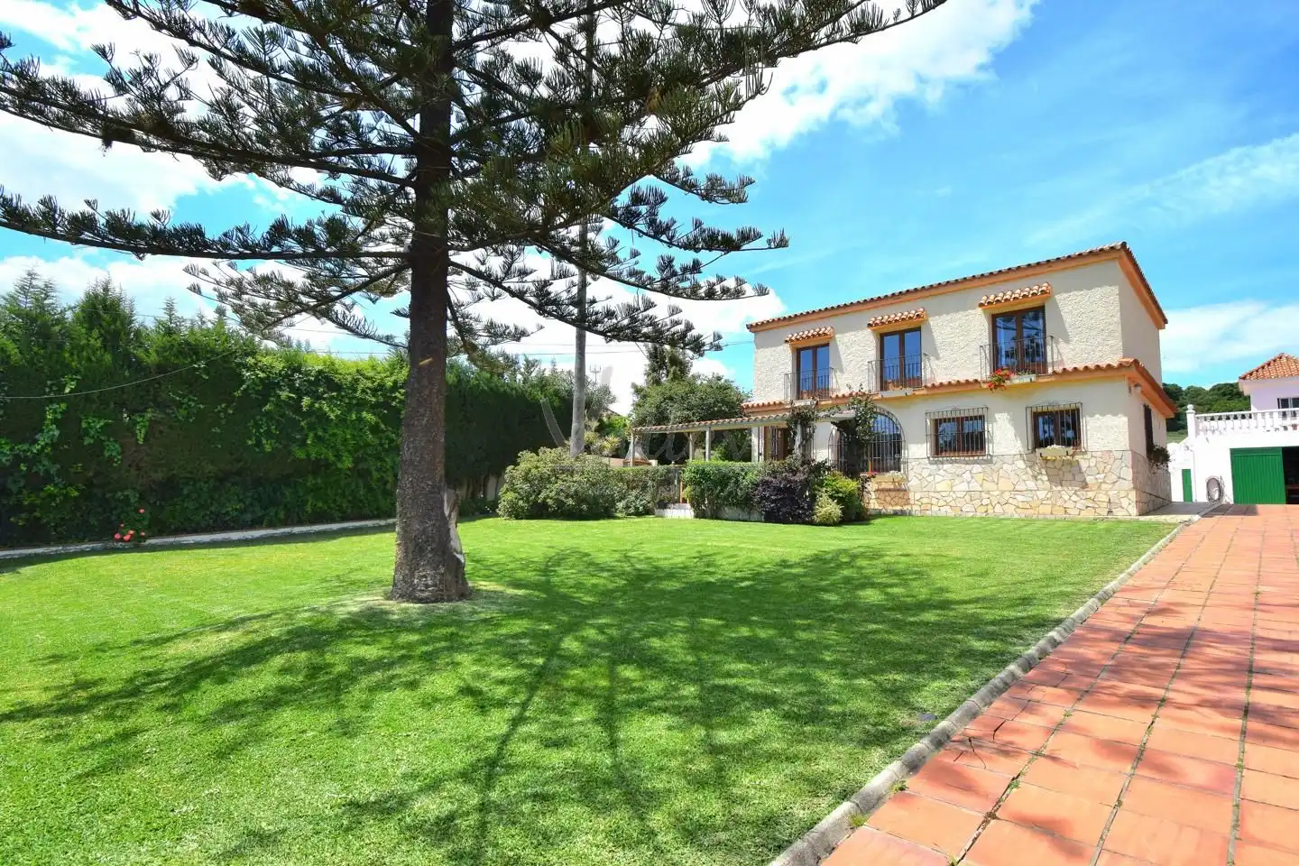 Jardí de Casa o xalet en venda en Los Barrios amb Jardí privat, Terrassa i Traster