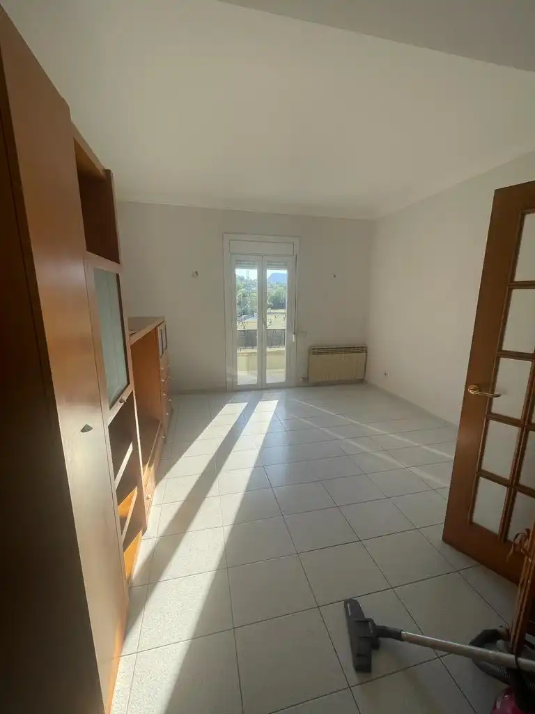 Sala d'estar de Pis en venda en Berga amb Calefacció i Balcó