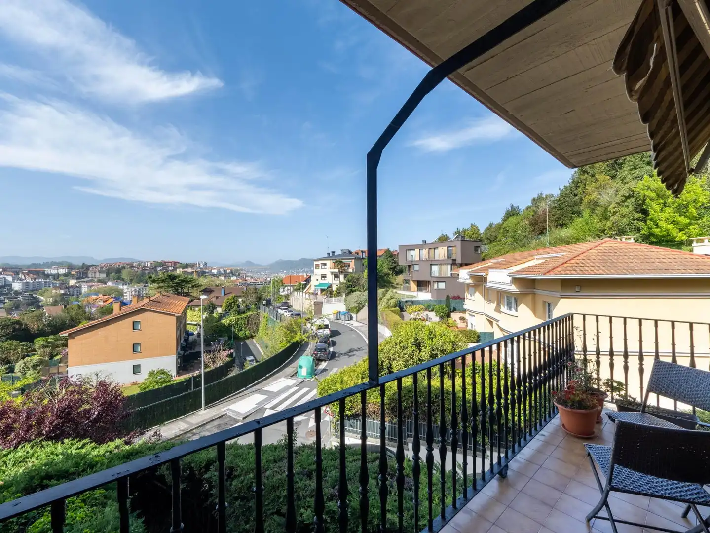 Außenansicht von Wohnung zum Verkauf in Donostia - San Sebastián  mit Heizung, Terrasse und Abstellraum