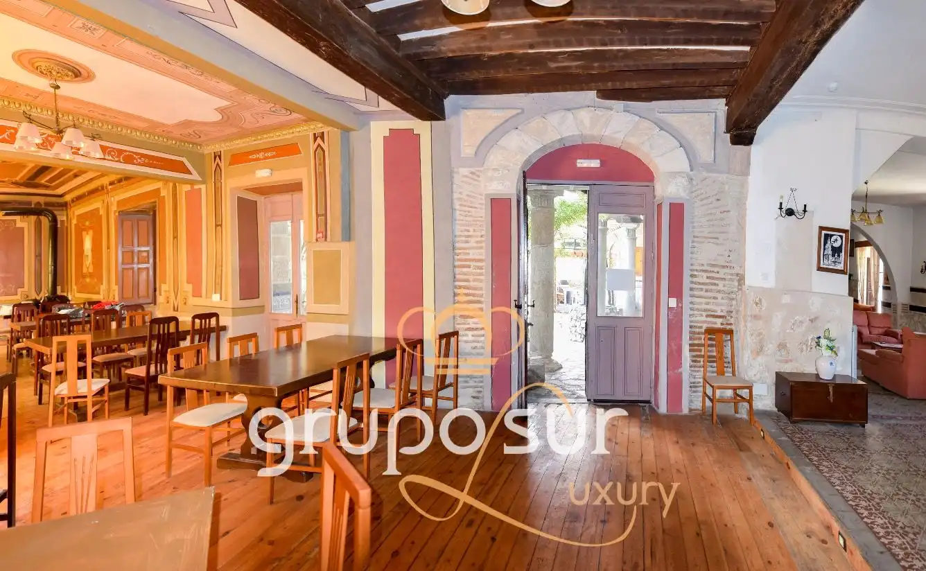 Country homes for sale in Olmedo  with Heating, Private garden and Parquet flooring