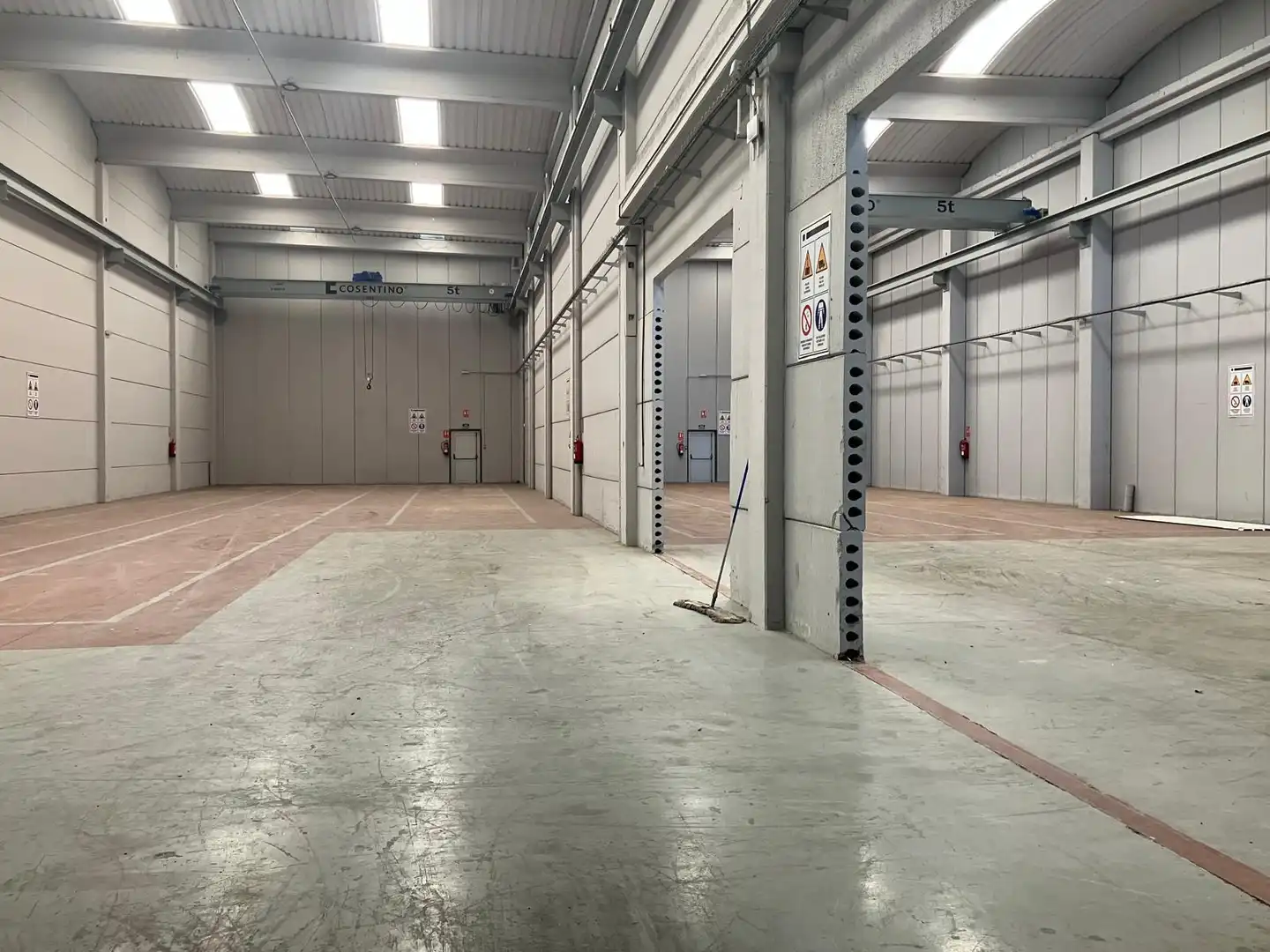 Industrial building with lift for sale in Carrer Unicef, imagen 20
