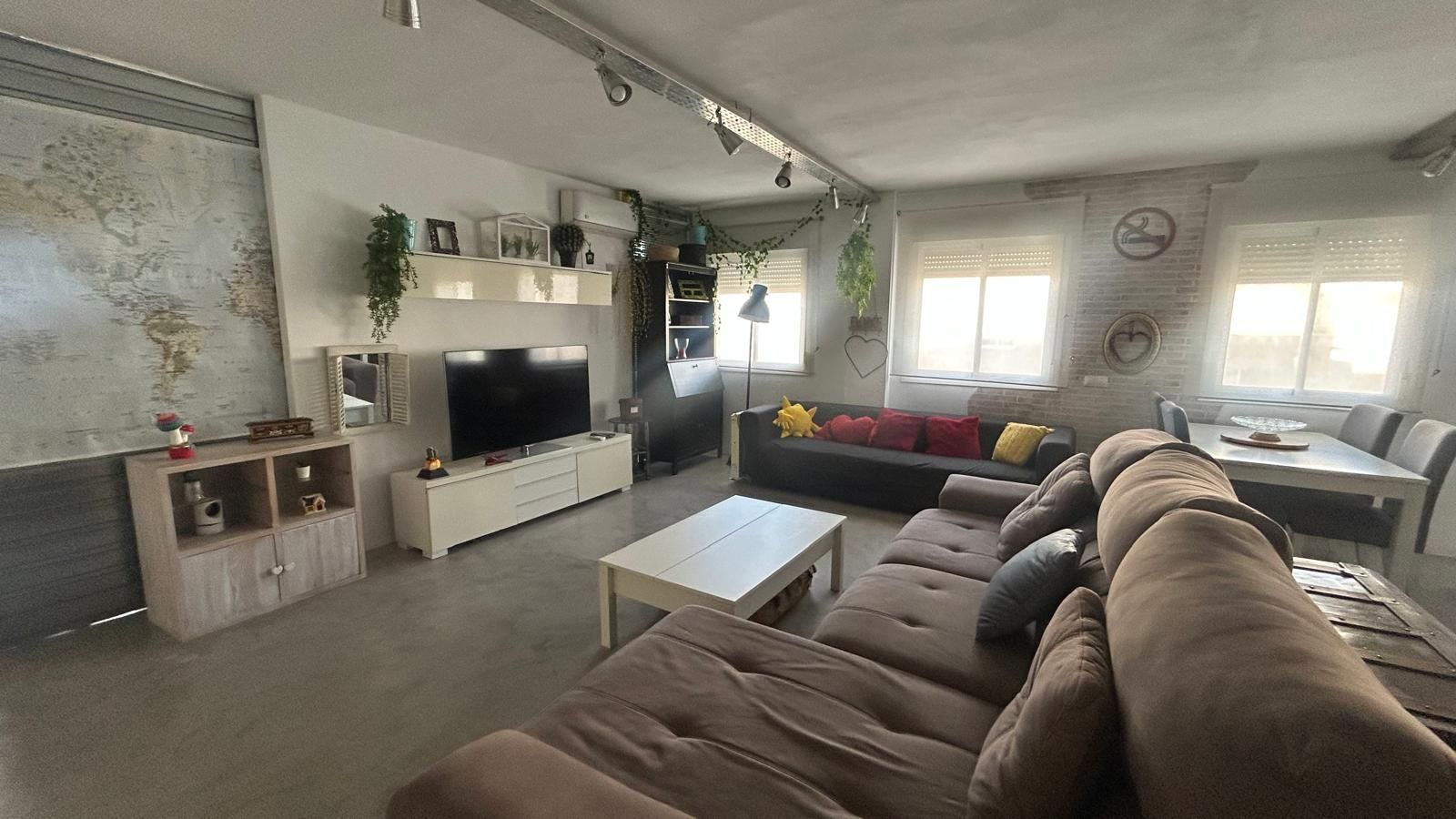 Living room of Flat to rent in Algeciras  with Air Conditioner and Furnished