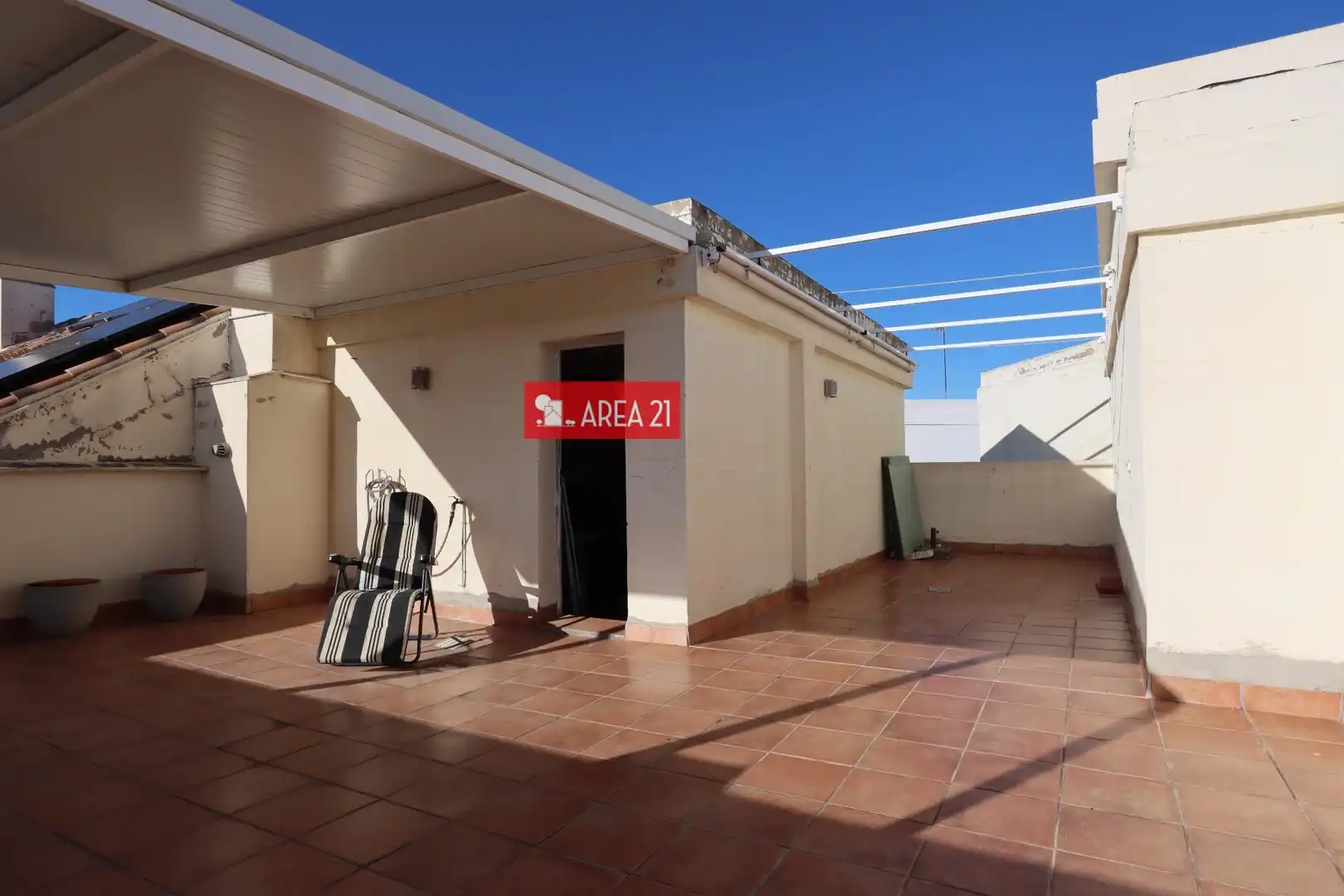 Vista exterior de Ático en venta en La Pobla de Vallbona con Aire acondicionado, Calefacción y Terraza