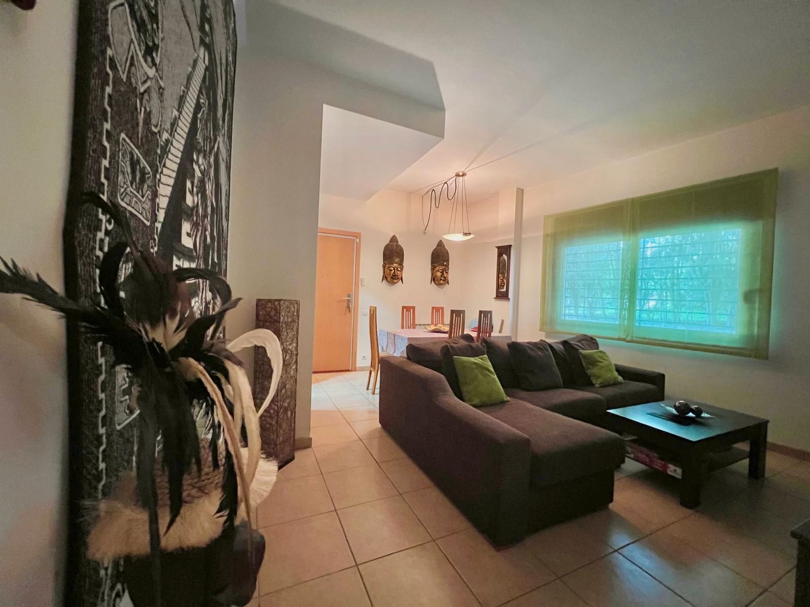 Sala d'estar de Apartament en venda en L'Estartit amb Calefacció i Forn