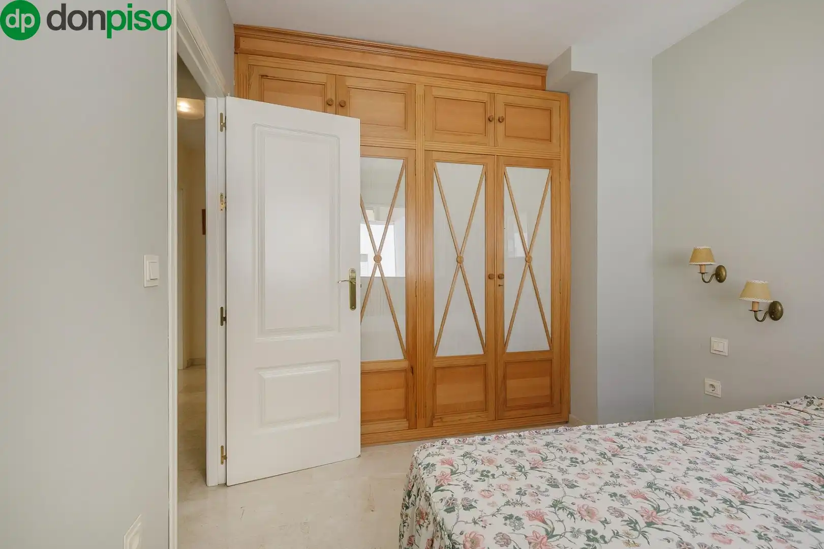 Casa adosada en venta en Calle Calle Hipócrates, San Miguel