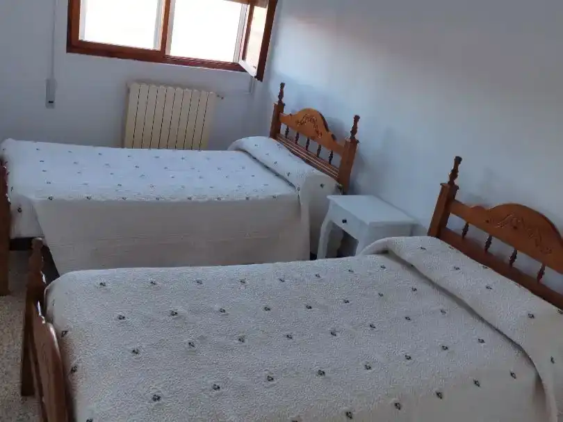 Schlafzimmer von Wohnung zur Miete in Almanza mit Möbliert