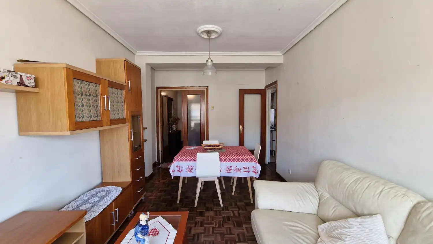 Sala de estar de Piso en venta en Torrelavega  con Calefacción y Balcón