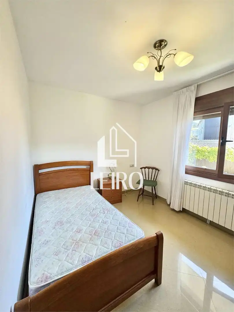 Habitación de Casa o chalet en venta en Vilagarcía de Arousa con Calefacción, Jardín privado y Balcón