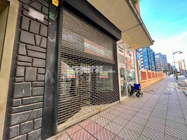 Local comercial en Alquiler en Calle González Abarca en Centro