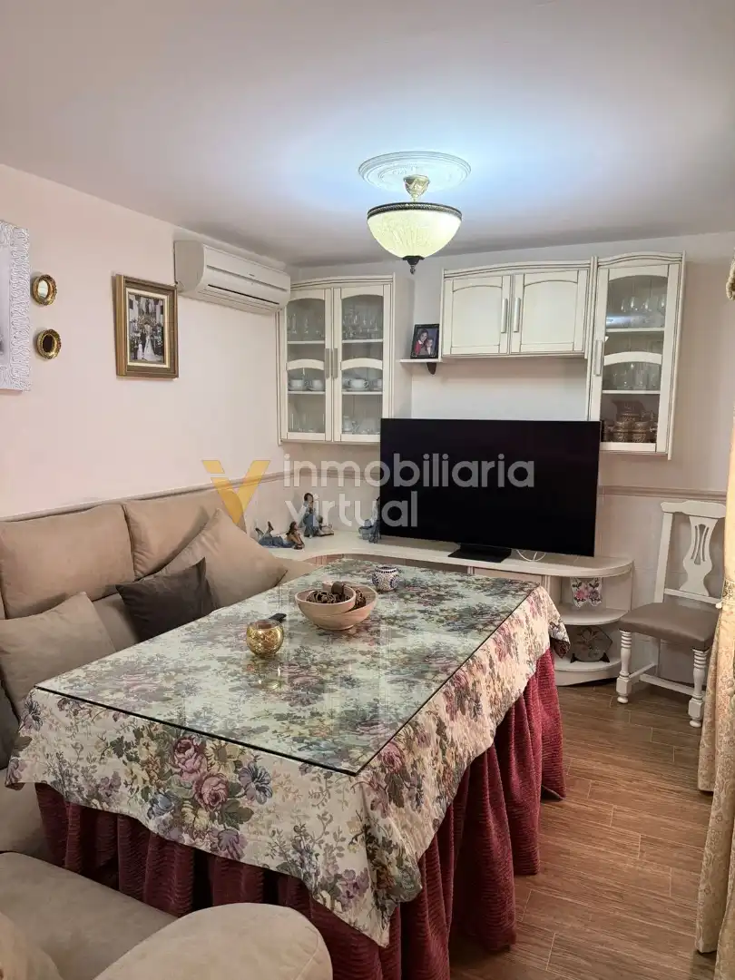 Sala d'estar de Casa o xalet en venda en Lucena amb Moblat