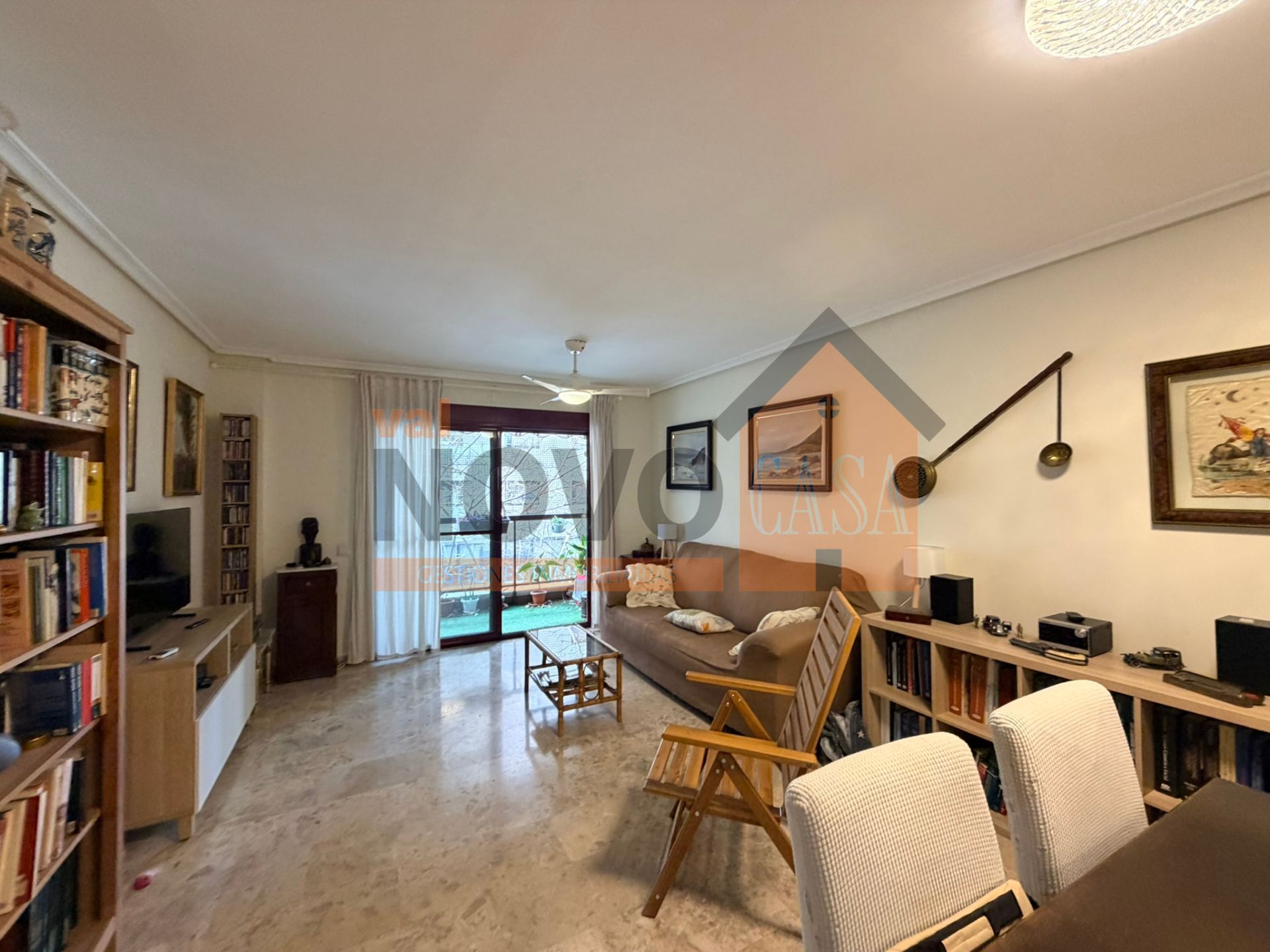 Sala d'estar de Pis en venda en  Valencia Capital amb Aire condicionat i Traster