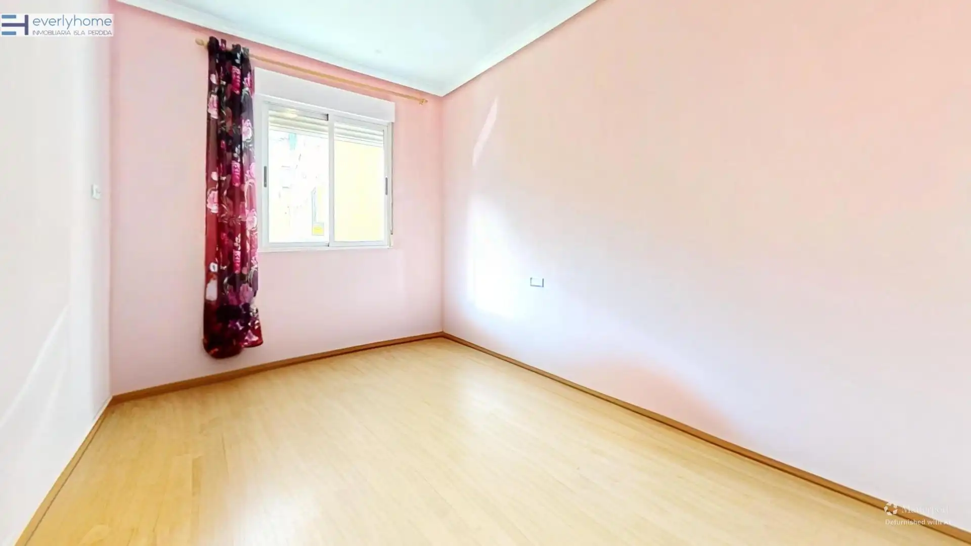 Habitación de Piso en venta en Castellón de la Plana / Castelló de la Plana con Parquet y Trastero