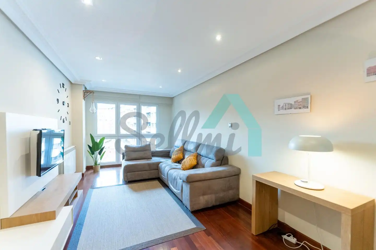 Living room of Flat for rent in Oviedo   with Heating, Parquet flooring and Furnished
