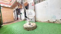 Vista exterior de Casa o xalet en venda en Rubí amb Aire condicionat, Jardí privat i Terrassa