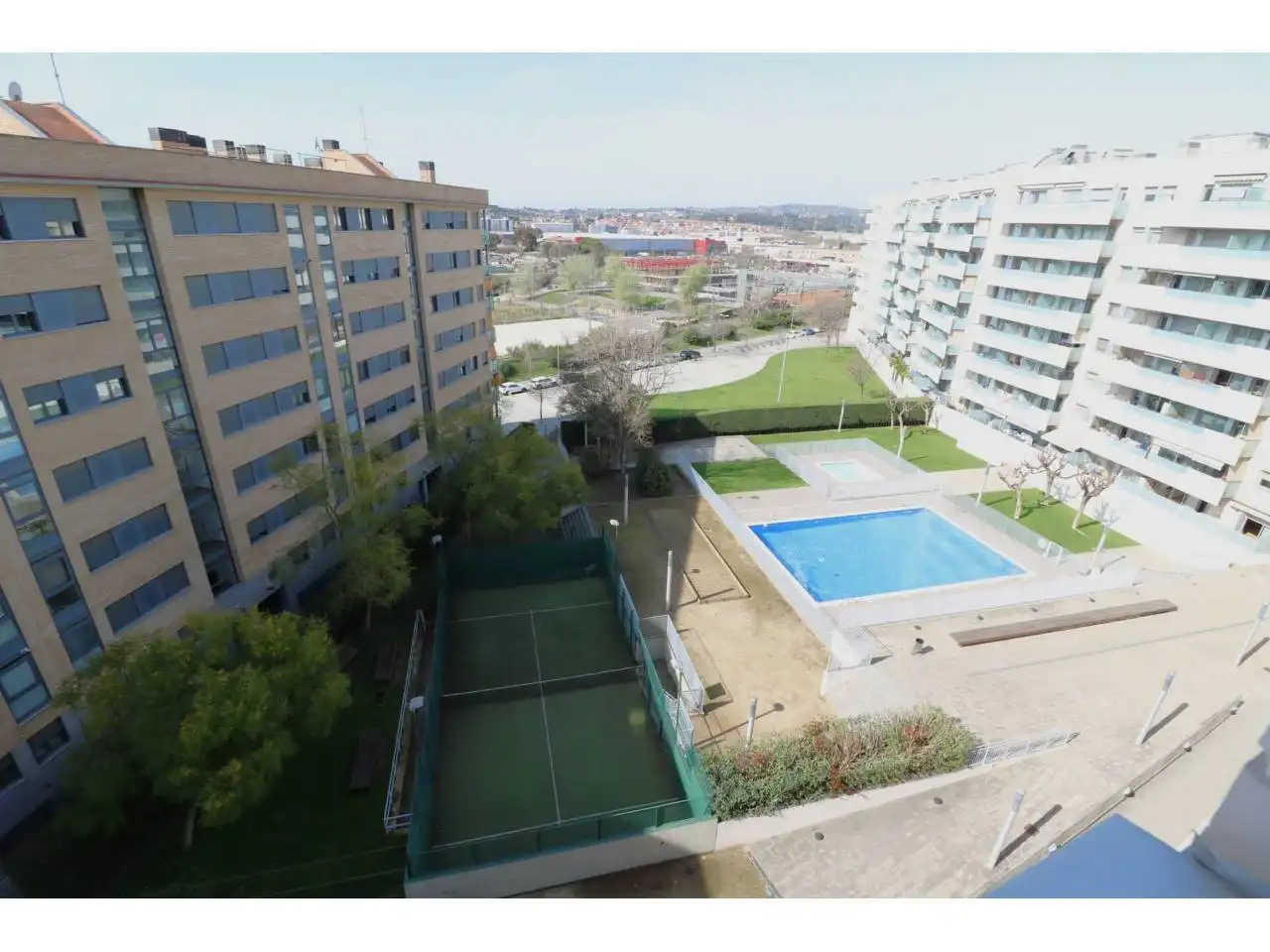 Piscina de Piso en venta en Cerdanyola del Vallès con Aire acondicionado, Calefacción y Parquet
