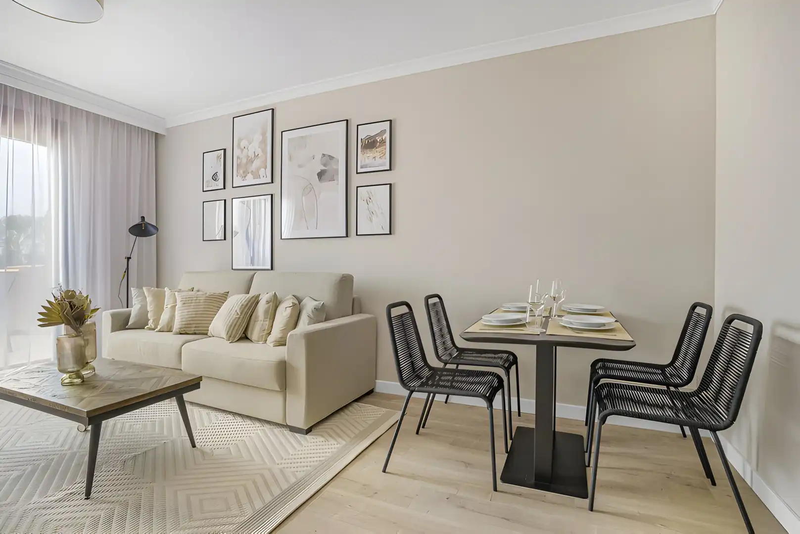 Sala d'estar de Àtic en venda en Estepona amb Aire condicionat, Terrassa i Traster