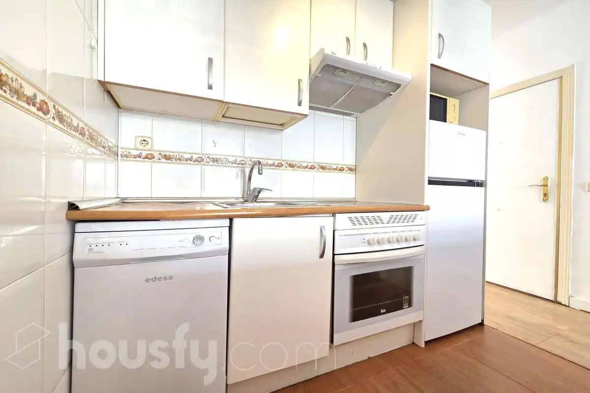 Cocina de Piso de alquiler en Madrid con Aire acondicionado, Calefacción y Trastero