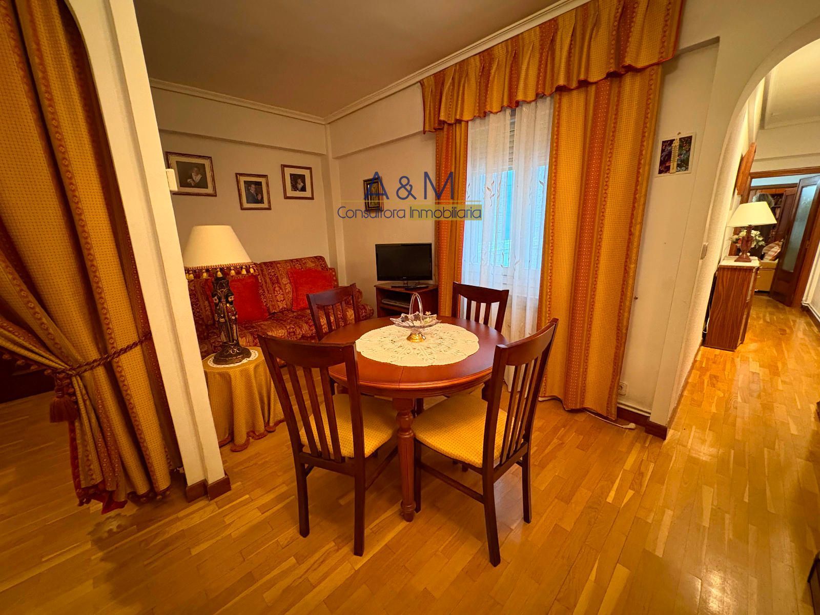 Dormitori de Pis en venda en Valladolid Capital amb Calefacció, Parquet i Terrassa