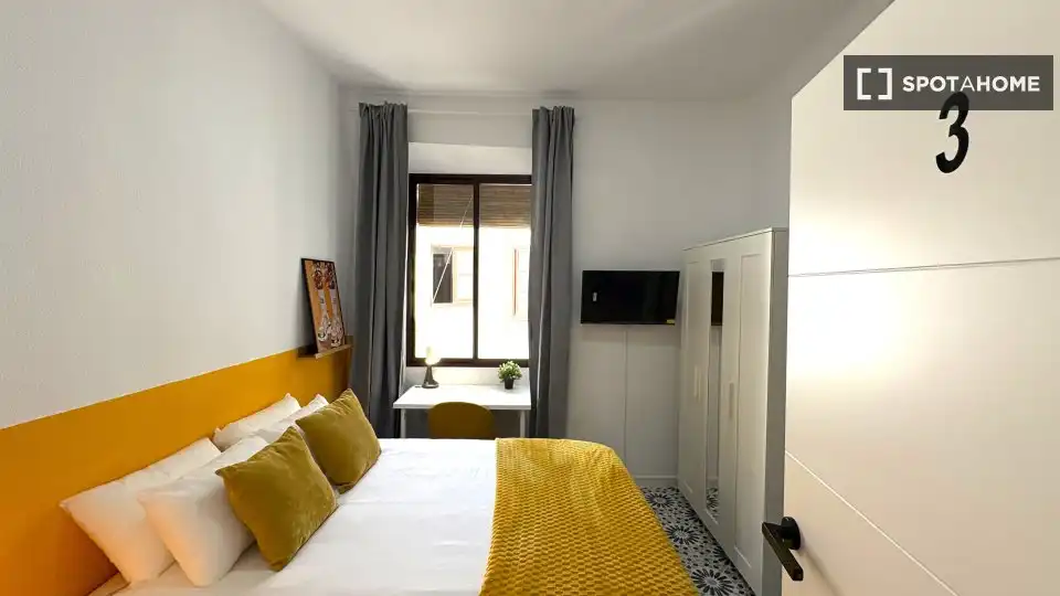 Habitación de Piso de alquiler en Granada con Aire acondicionado, Calefacción y Amueblado