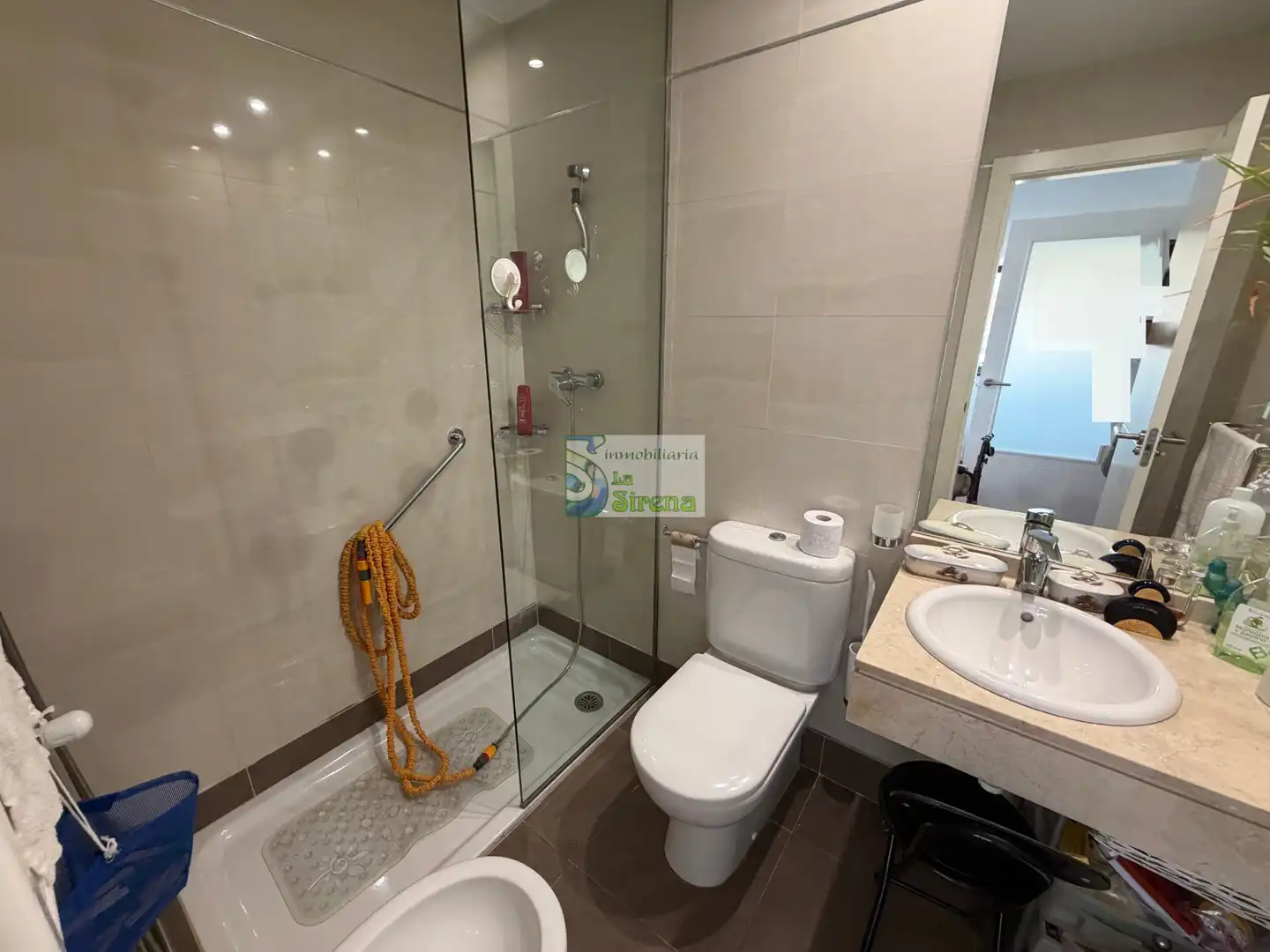 Badezimmer von Wohnung zum Verkauf in Castro-Urdiales mit Heizung, Terrasse und Schwimmbad
