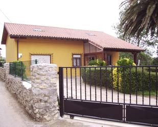 Vista exterior de Casa o xalet en venda en Santillana del Mar amb Calefacció, Parquet i Traster