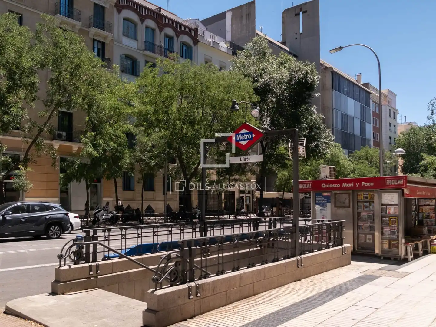 Vista exterior de Pis en venda en Madrid amb Traster, Moblat i Balcó