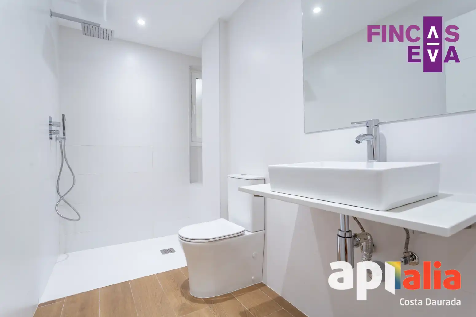 Baño de Piso en venta en Vila-seca con Piscina y Balcón