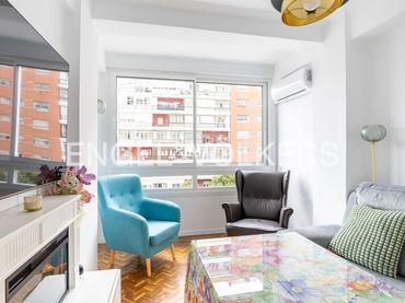 Piso con ascensor en venta en Ciudad Lineal