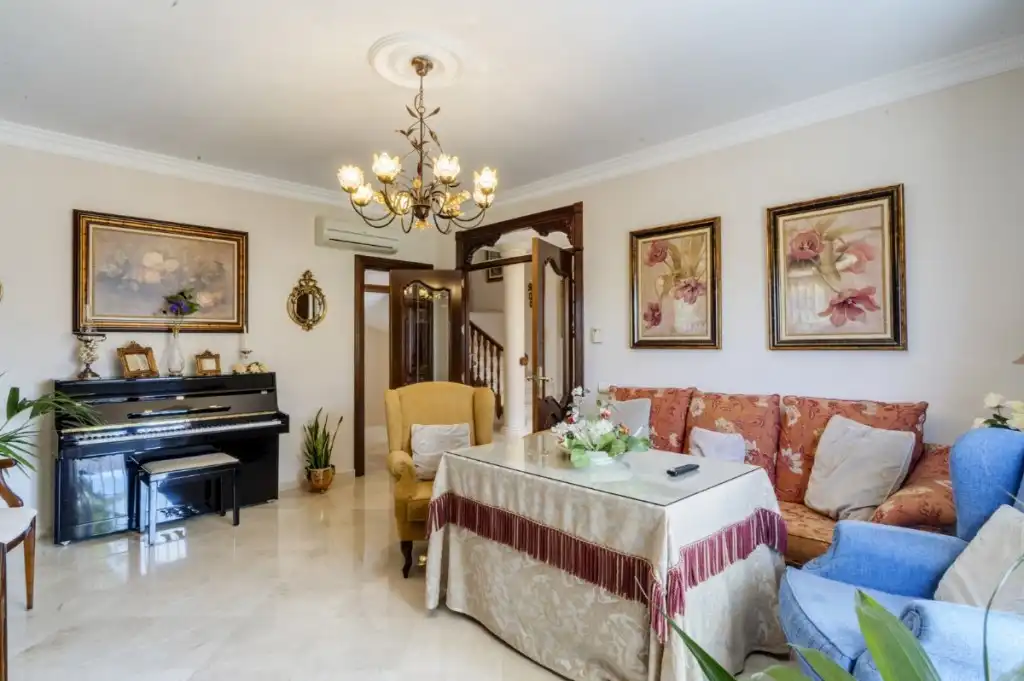 Comedor de Casa o chalet en venta en Alhaurín El Grande con Aire acondicionado, Calefacción y Jardín privado