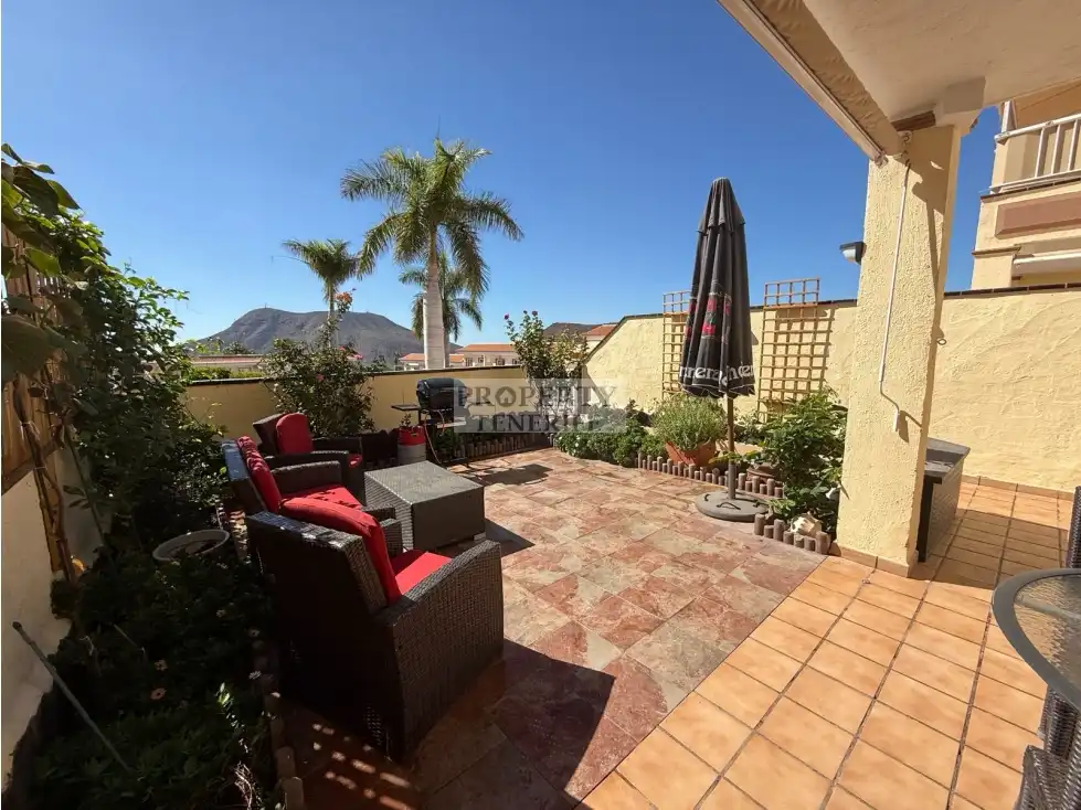 Terrasse von Wohnungen zum Verkauf in Arona mit Terrasse, Schwimmbad und Möbliert