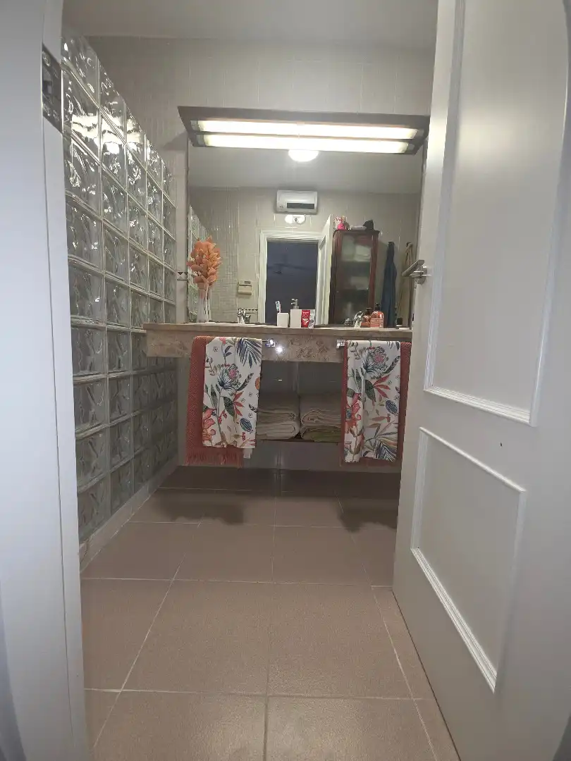 Baño de Casa adosada en venta en Montequinto con Aire acondicionado, Calefacción y Jardín privado
