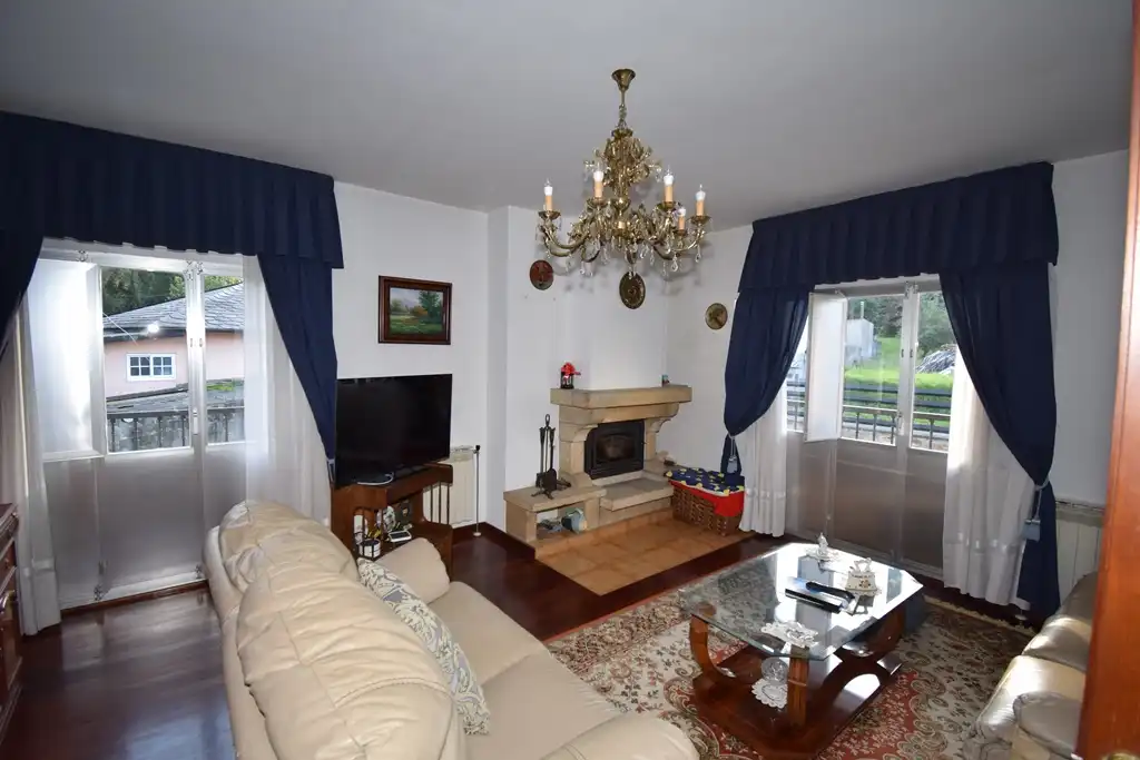 Sala d'estar de Casa o xalet en venda en Fene amb Jardí privat, Terrassa i Moblat