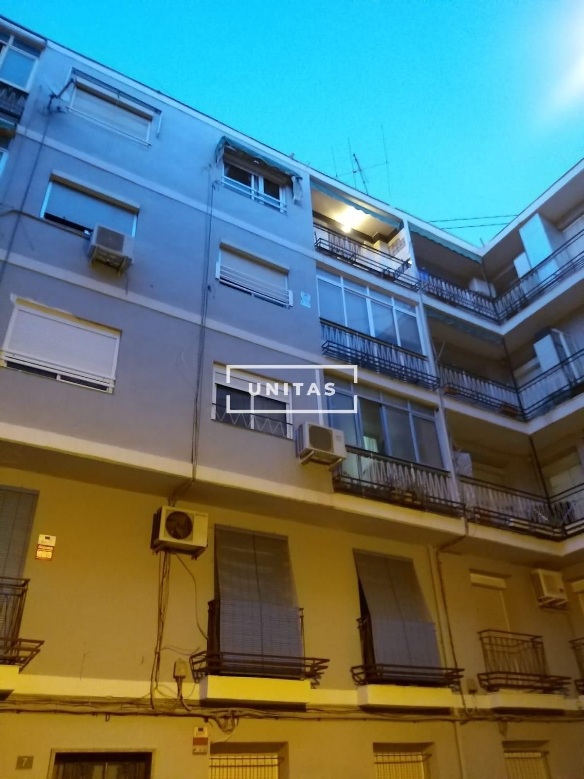 Vista exterior de Pis en venda en Alicante / Alacant amb Balcó