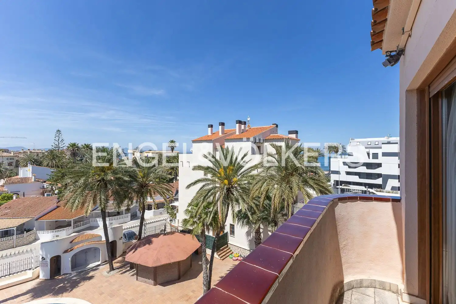 Terraza de Ático en venta en Dénia con Aire acondicionado, Calefacción y Jardín privado