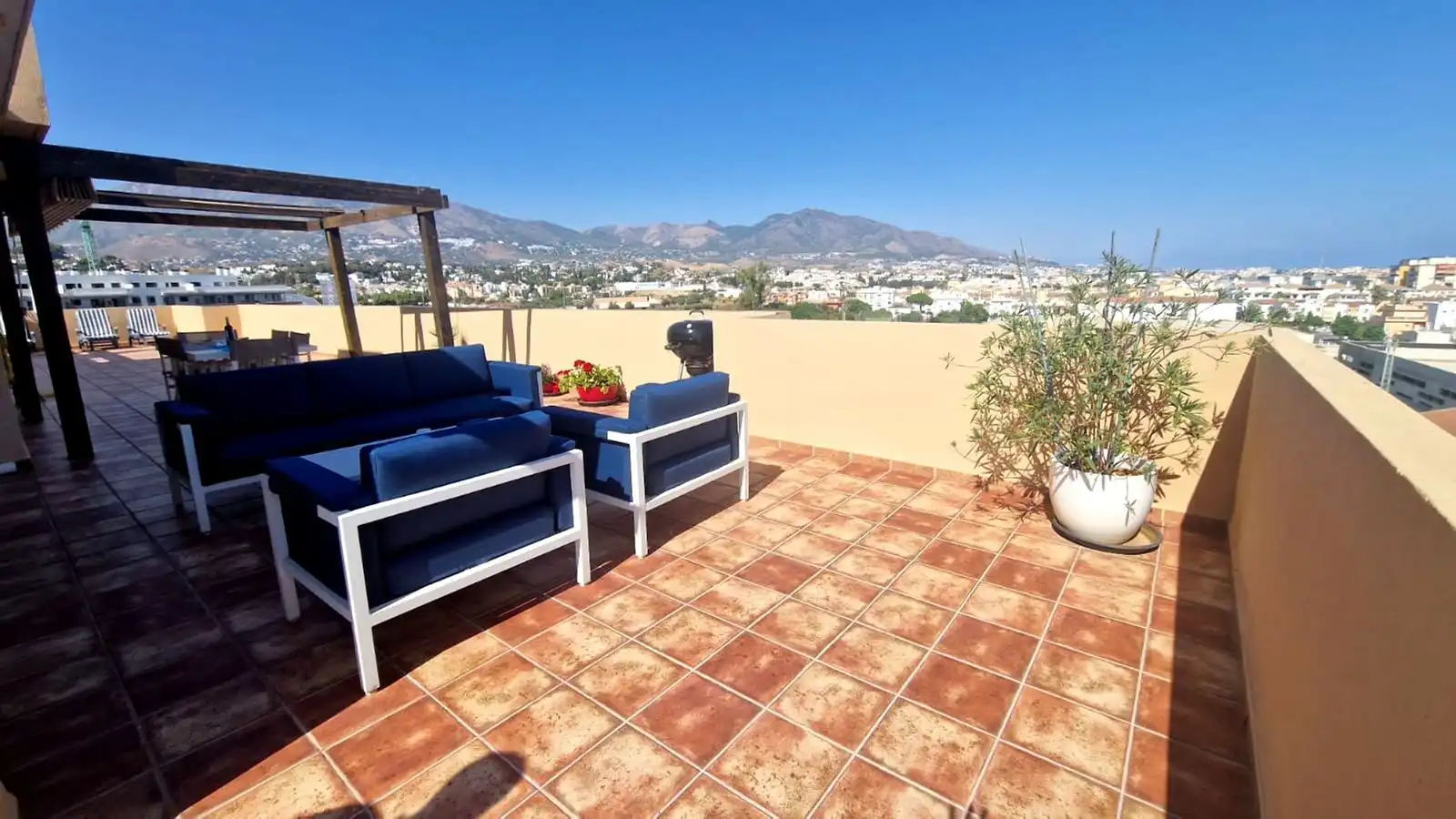 Ático con piscina en venta en Las Lagunas, imagen 4