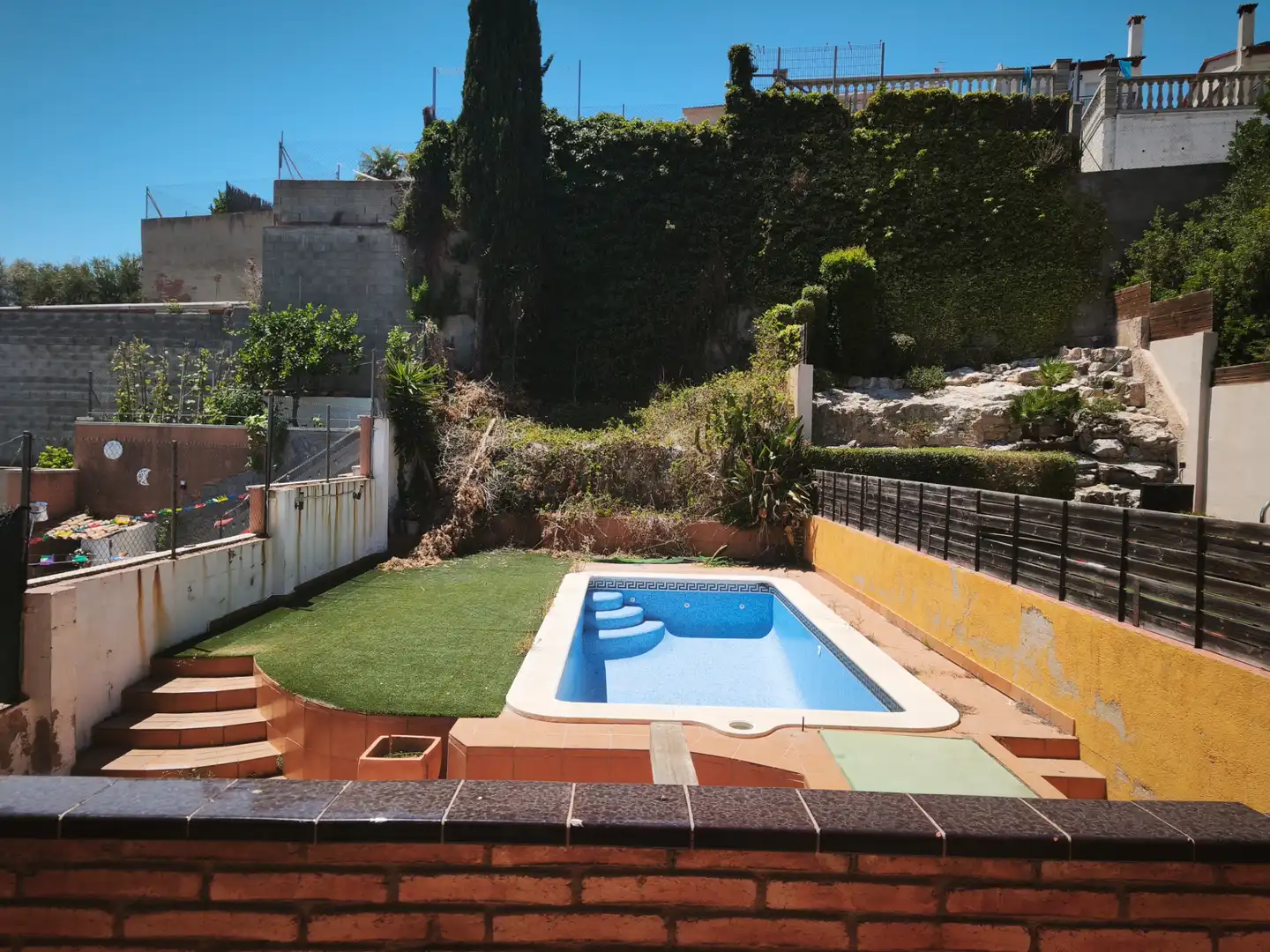 Piscina de Casa adosada en venda en Calafell amb Aire condicionat, Calefacció i Jardí privat