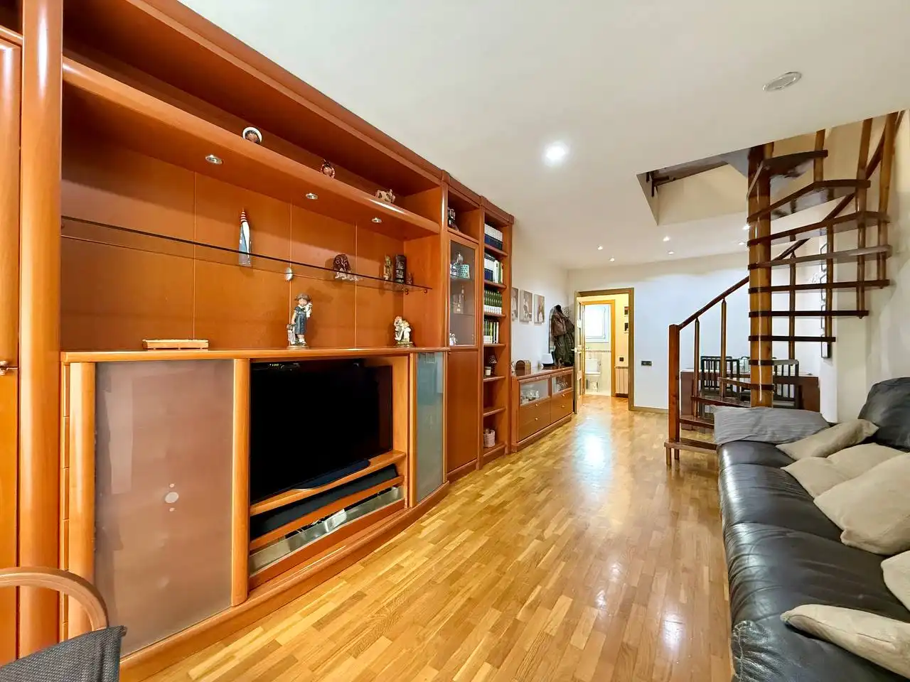 Sala de estar de Dúplex en venta en Barcelona con Aire acondicionado, Calefacción y Parquet