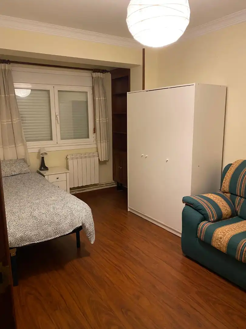 Bedroom of Flat for rent in Ferrol  with Heating, Parquet flooring and Furnished