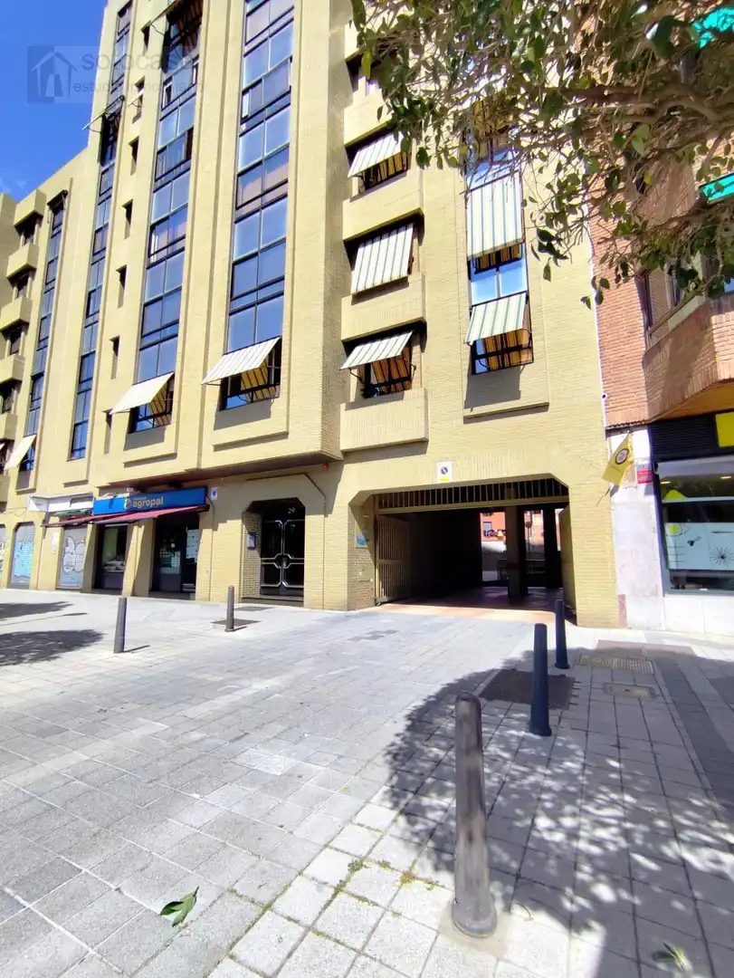 Vista exterior de Garaje en venta en Valladolid