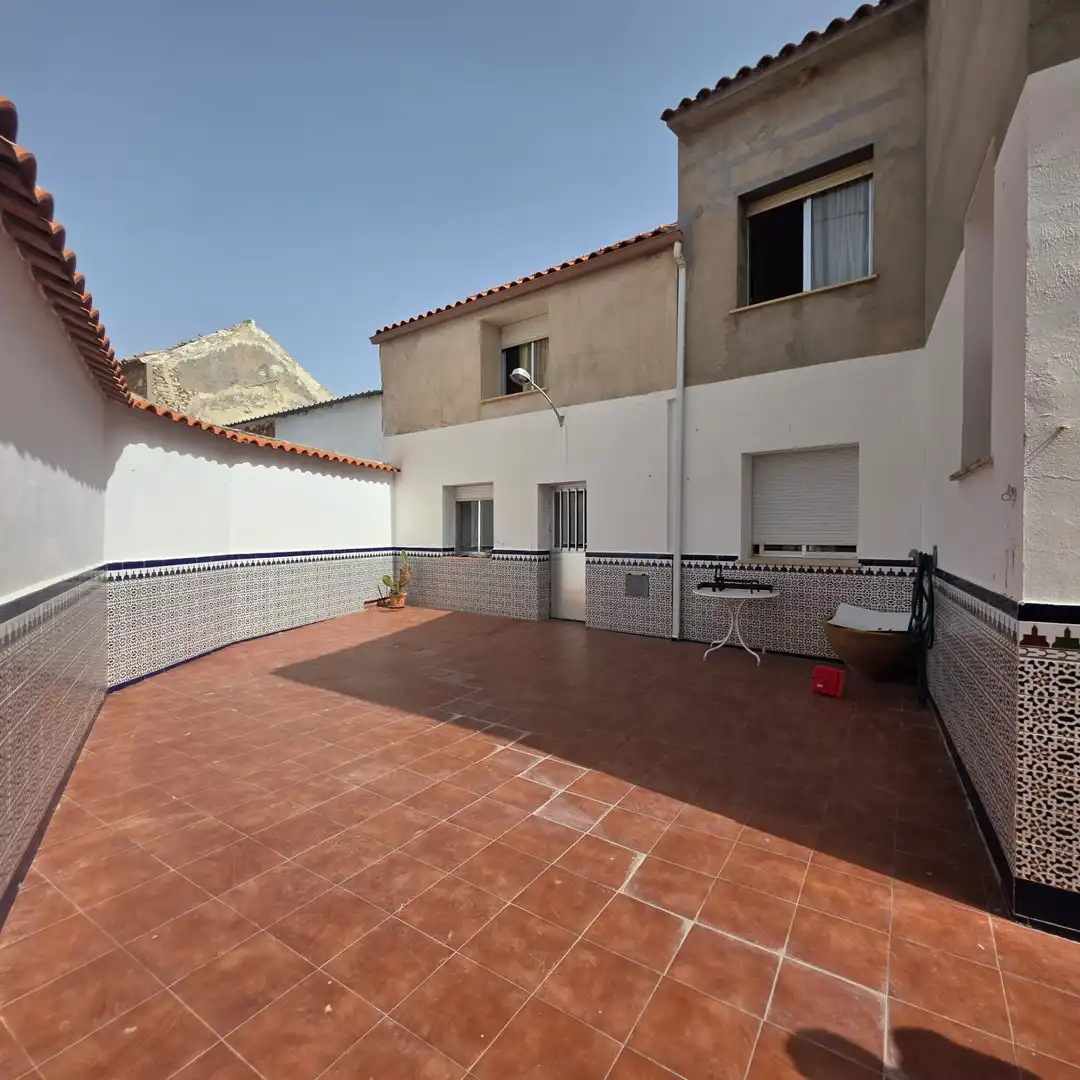 Vista exterior de Casa adosada en venda en La Guardia amb Calefacció, Terrassa i Traster