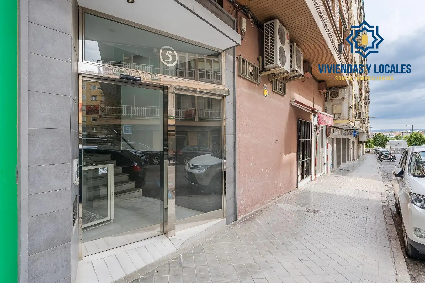 Vista exterior de Piso en venta en Granada