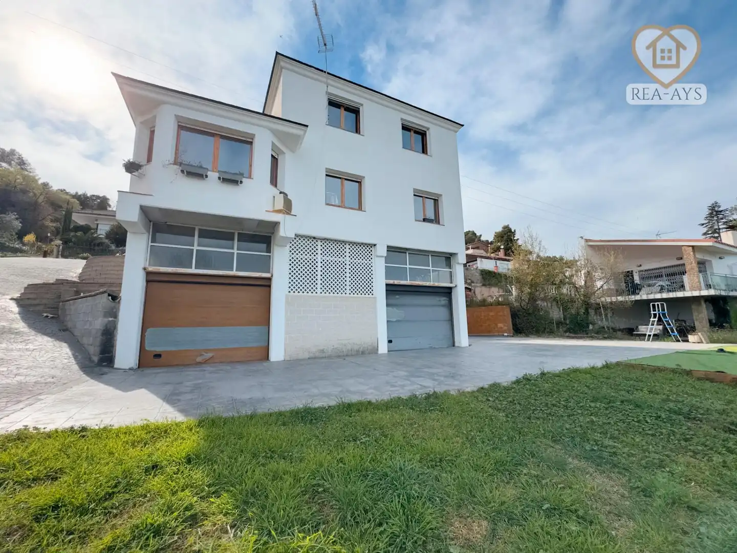 Vista exterior de Casa o chalet en venta en Vallirana con Calefacción, Jardín privado y Terraza