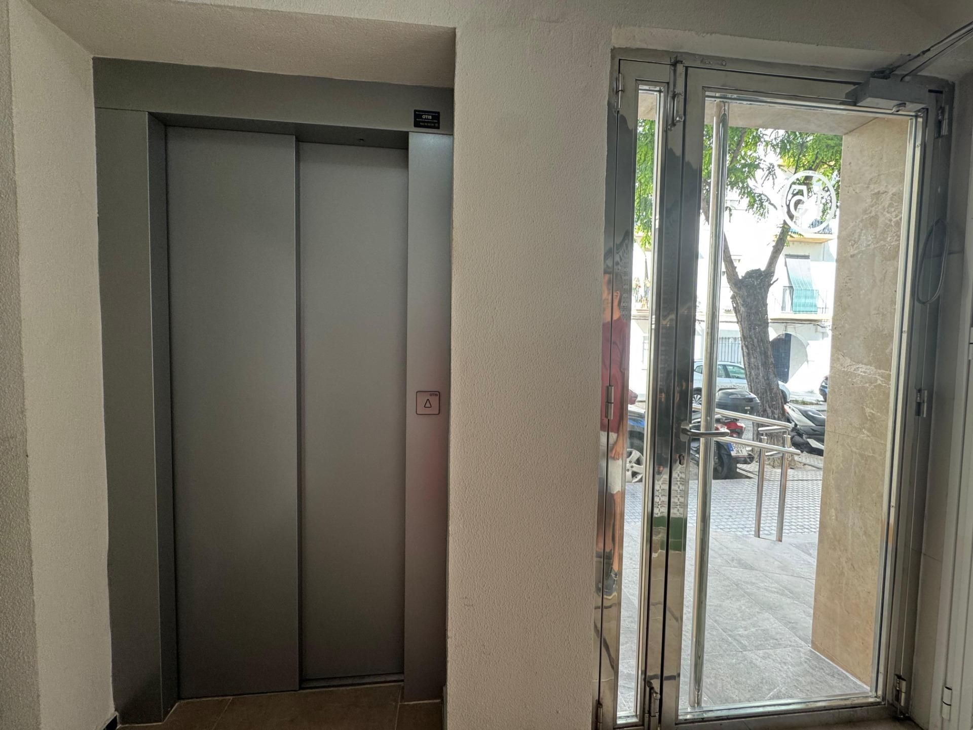Apartment for sale in  Cádiz Capital  with Parquet flooring