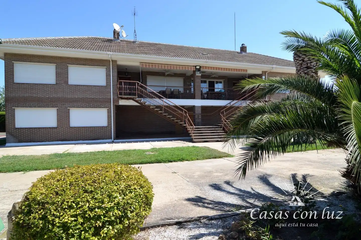 Vista exterior de Casa o xalet en venda en Zaragoza amb Aire condicionat, Calefacció i Jardí privat