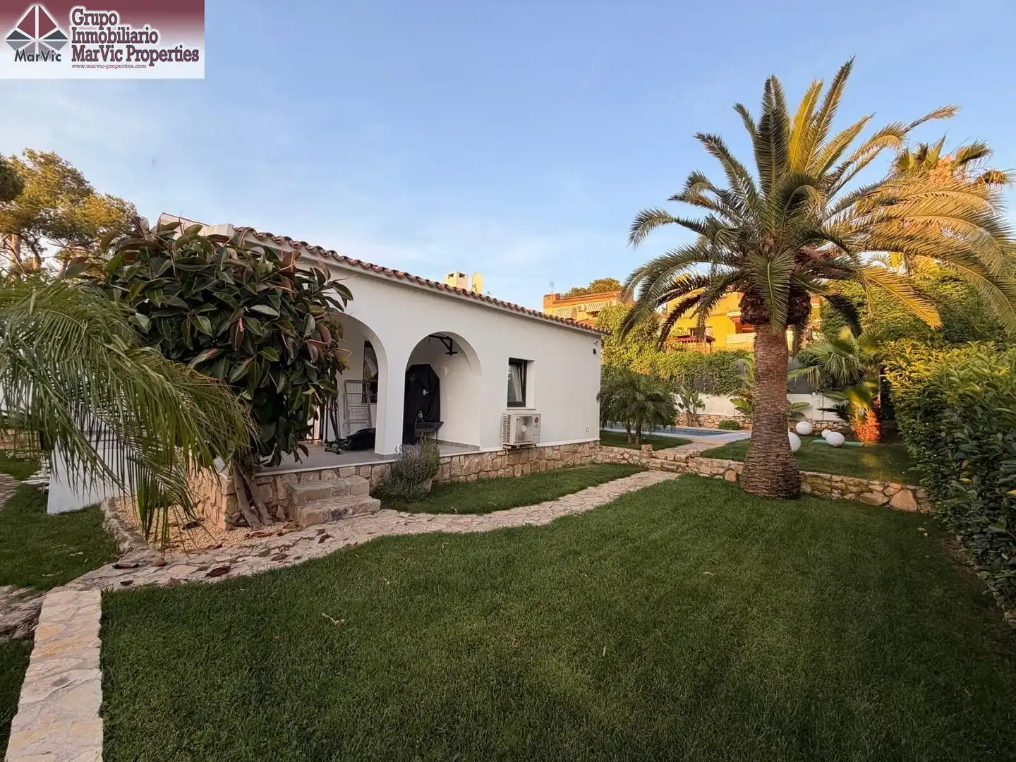Jardí de Casa o xalet en venda en Benidorm amb Aire condicionat, Terrassa i Piscina