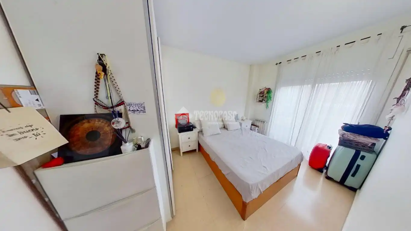 Habitación de Piso en venta en Sabadell con Aire acondicionado, Calefacción y Balcón
