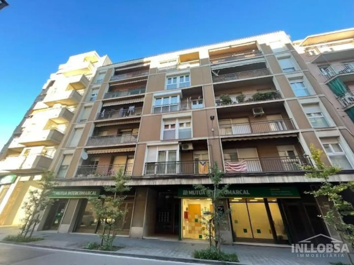 Außenansicht von Wohnung zum Verkauf in Manresa mit Heizung, Terrasse und Abstellraum
