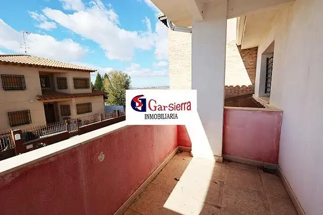 Vista exterior de Casa o chalet en venta en Esquivias con Calefacción, Jardín privado y Terraza