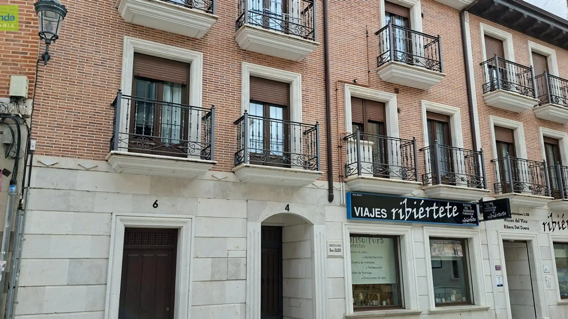 Außenansicht von Wohnung zum Verkauf in Aranda de Duero mit Heizung, Parkett und Abstellraum